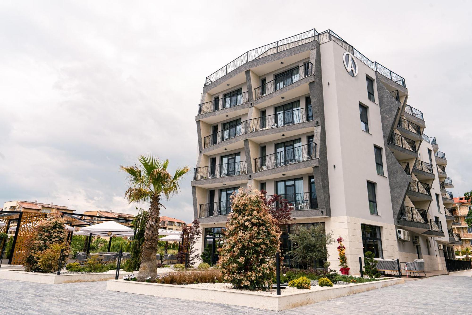 Address Hotel *